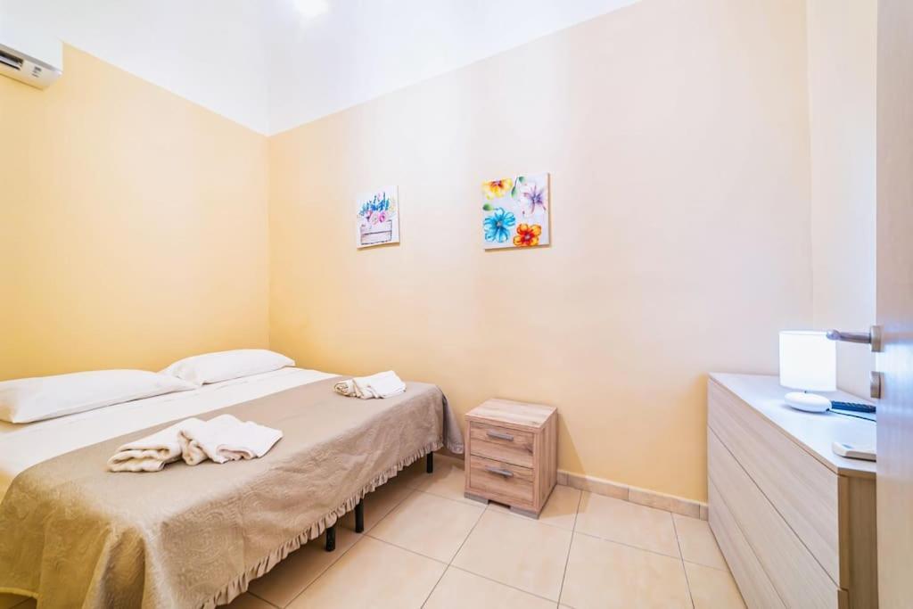 Centro- Benedettini'S Apartament Catania Luaran gambar